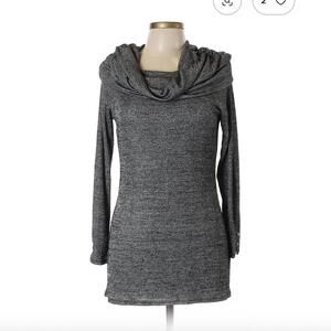 White House Black Market Gray 3/4 Sleeve Top Size L